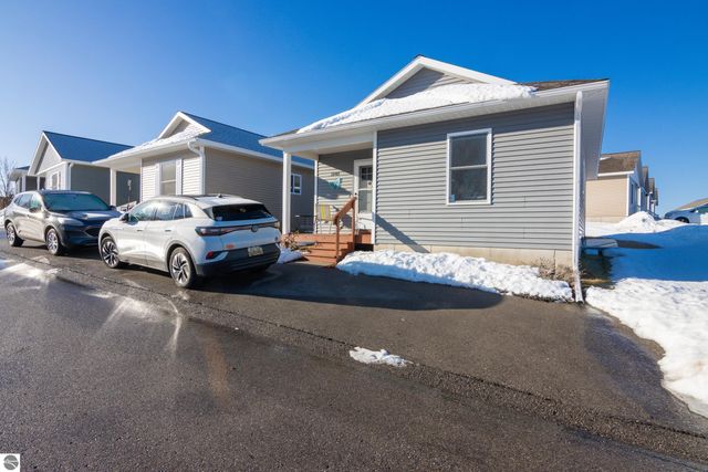 1040 Umber Drive, Traverse City, MI 49696