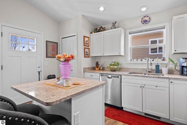 1040 Umber Drive, Traverse City, MI 49696