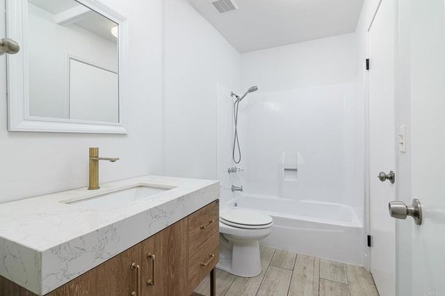 2411 Adirondack 1, Paradise Hills, CA 92139