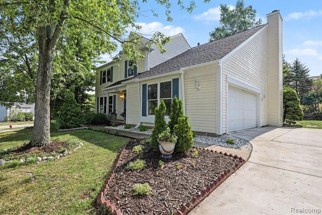 1809 Poppleton Drive, West Bloomfield, MI 48324