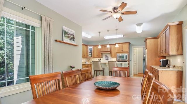 301 Gateway Drive, Hendersonville, NC 28739