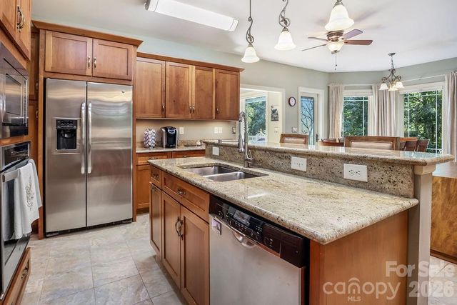 301 Gateway Drive, Hendersonville, NC 28739