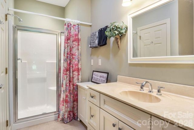 301 Gateway Drive, Hendersonville, NC 28739