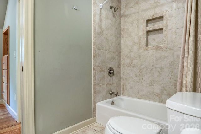 301 Gateway Drive, Hendersonville, NC 28739