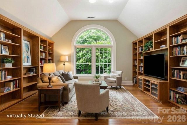 301 Gateway Drive, Hendersonville, NC 28739