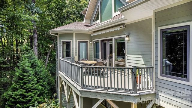 301 Gateway Drive, Hendersonville, NC 28739