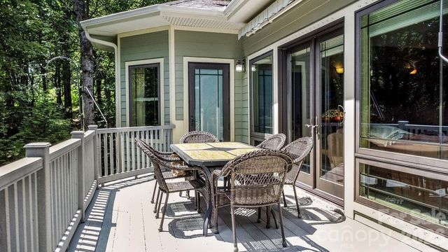 301 Gateway Drive, Hendersonville, NC 28739