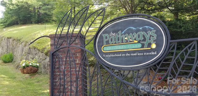 301 Gateway Drive, Hendersonville, NC 28739