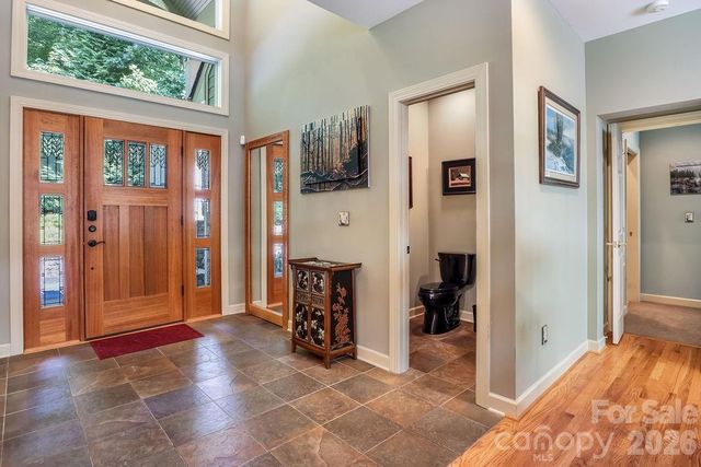 301 Gateway Drive, Hendersonville, NC 28739