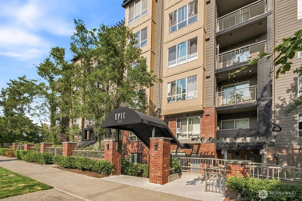 Image 1 of property listing at 412 11th Avenue #303, Seattle, WA 98122