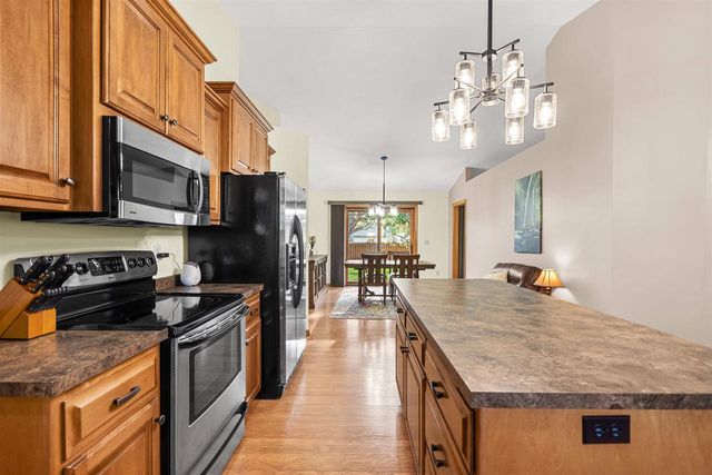 1112 LAKE PARK ROAD, Menasha, WI 54952