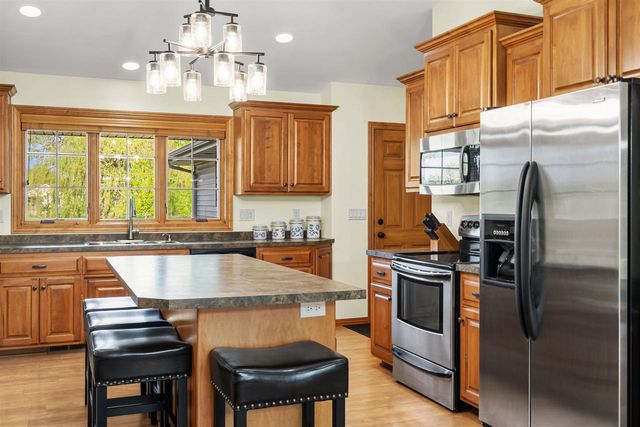 1112 LAKE PARK ROAD, Menasha, WI 54952