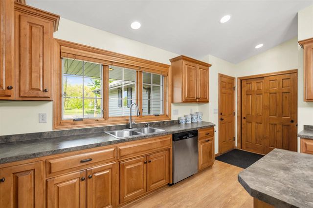 1112 LAKE PARK ROAD, Menasha, WI 54952