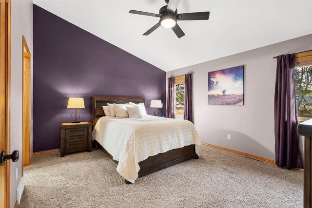 1112 LAKE PARK ROAD, Menasha, WI 54952