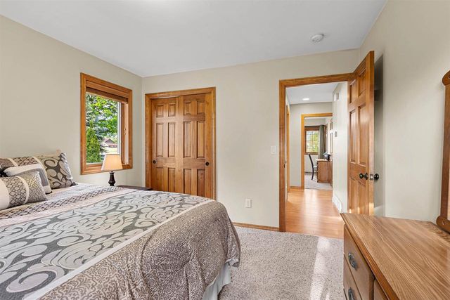 1112 LAKE PARK ROAD, Menasha, WI 54952