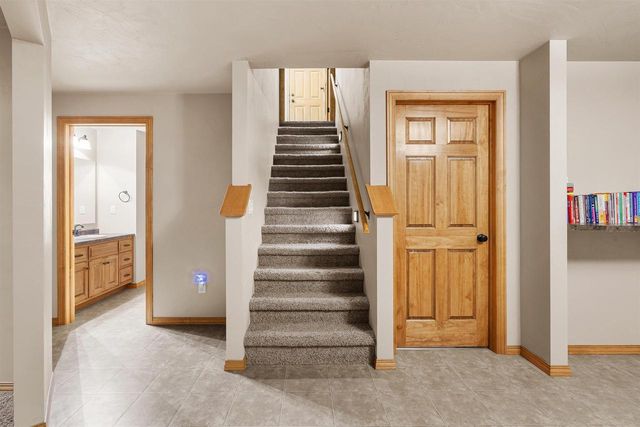 1112 LAKE PARK ROAD, Menasha, WI 54952
