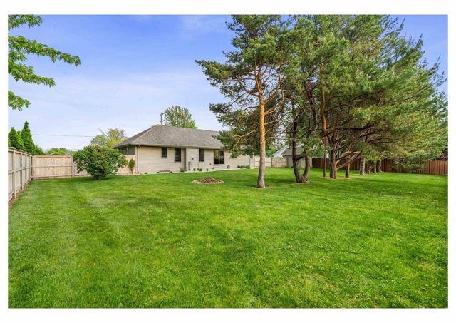 1112 LAKE PARK ROAD, Menasha, WI 54952