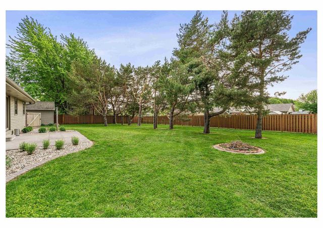 1112 LAKE PARK ROAD, Menasha, WI 54952