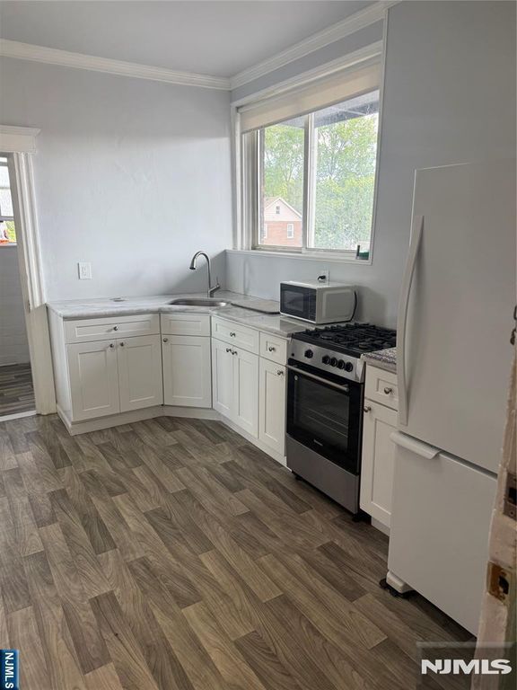 381 Centre Street, Nutley, NJ 07110