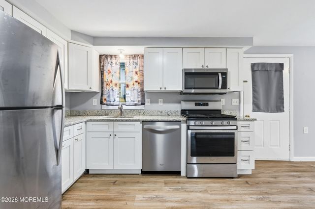 11 W Arverne Avenue, Ocean Gate, NJ 08740