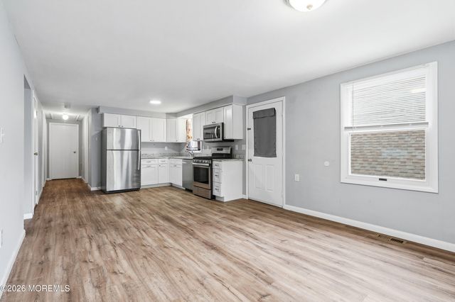 11 W Arverne Avenue, Ocean Gate, NJ 08740