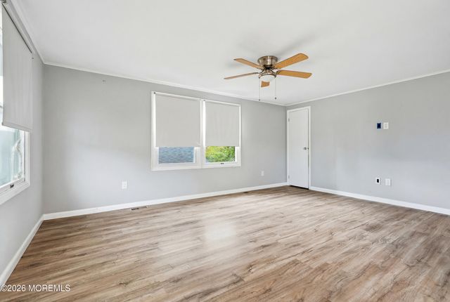11 W Arverne Avenue, Ocean Gate, NJ 08740