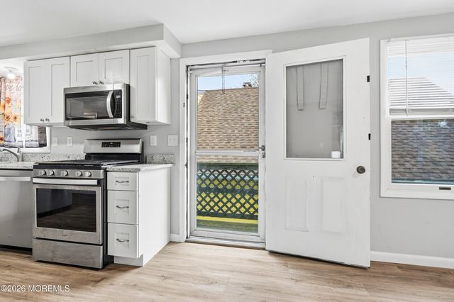 11 W Arverne Avenue, Ocean Gate, NJ 08740