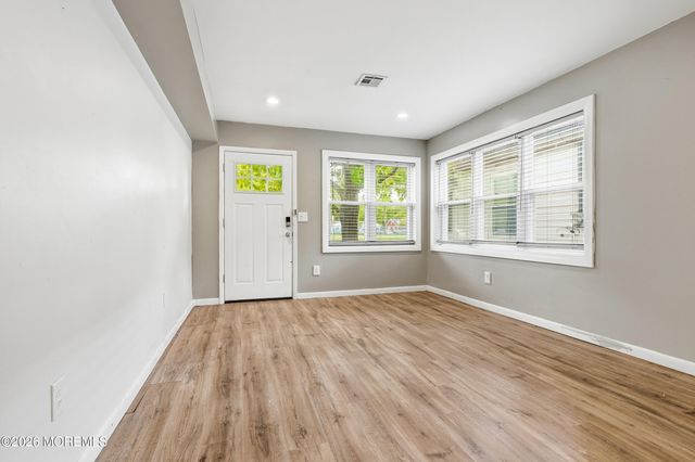 11 W Arverne Avenue, Ocean Gate, NJ 08740