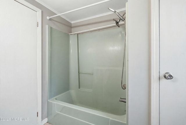 11 W Arverne Avenue, Ocean Gate, NJ 08740