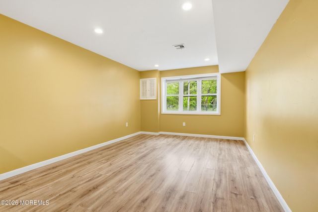 11 W Arverne Avenue, Ocean Gate, NJ 08740