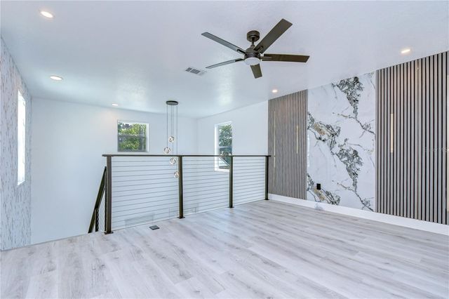 218 8TH AVENUE DRIVE W, Bradenton, FL 34205