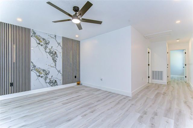 218 8TH AVENUE DRIVE W, Bradenton, FL 34205