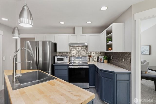 17028 Suquamish Way NE, Suquamish, WA 98392