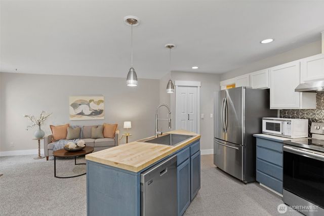 17028 Suquamish Way NE, Suquamish, WA 98392