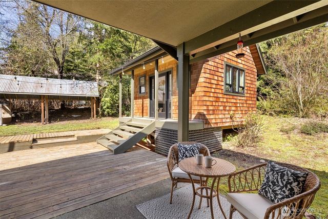 17028 Suquamish Way NE, Suquamish, WA 98392