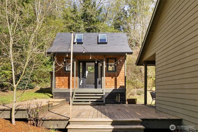 17028 Suquamish Way NE, Suquamish, WA 98392