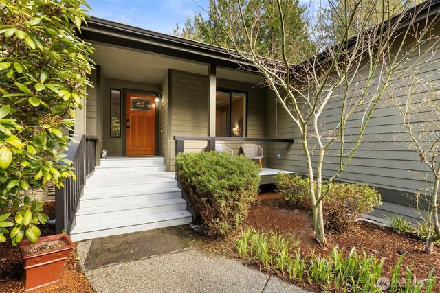 17028 Suquamish Way NE, Suquamish, WA 98392
