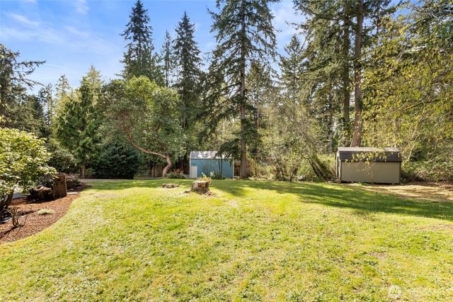 17028 Suquamish Way NE, Suquamish, WA 98392