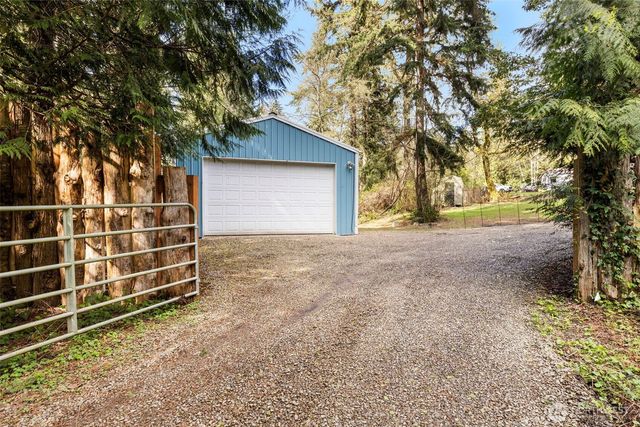 17028 Suquamish Way NE, Suquamish, WA 98392