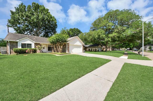 2422 Woven Wood Lane, Richmond, TX 77406