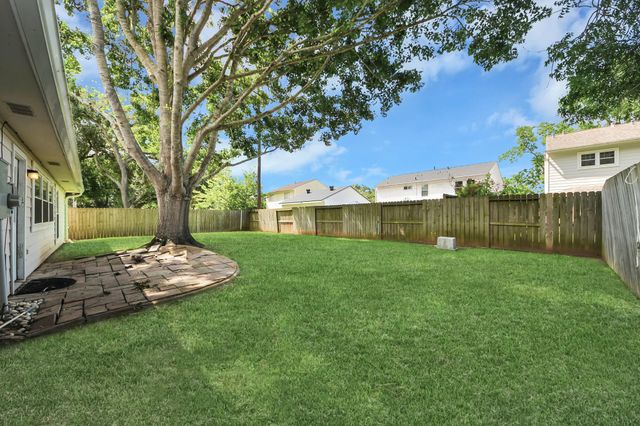 2422 Woven Wood Lane, Richmond, TX 77406