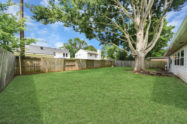 2422 Woven Wood Lane, Richmond, TX 77406