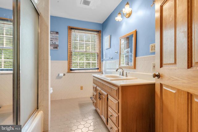 5 CHURCH STREET, Edgewater Park, NJ 08010