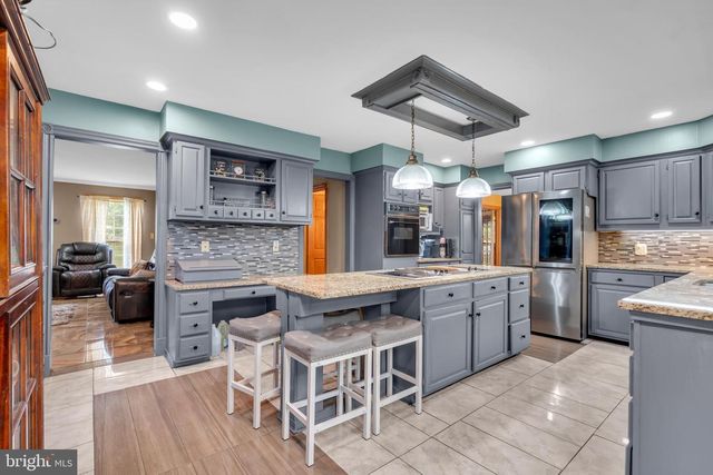 5 CHURCH STREET, Edgewater Park, NJ 08010
