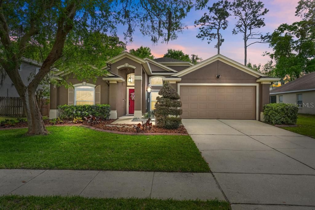 Image 1 of property listing at 5477 GLEN OAK PLACE, Sanford, FL 32771