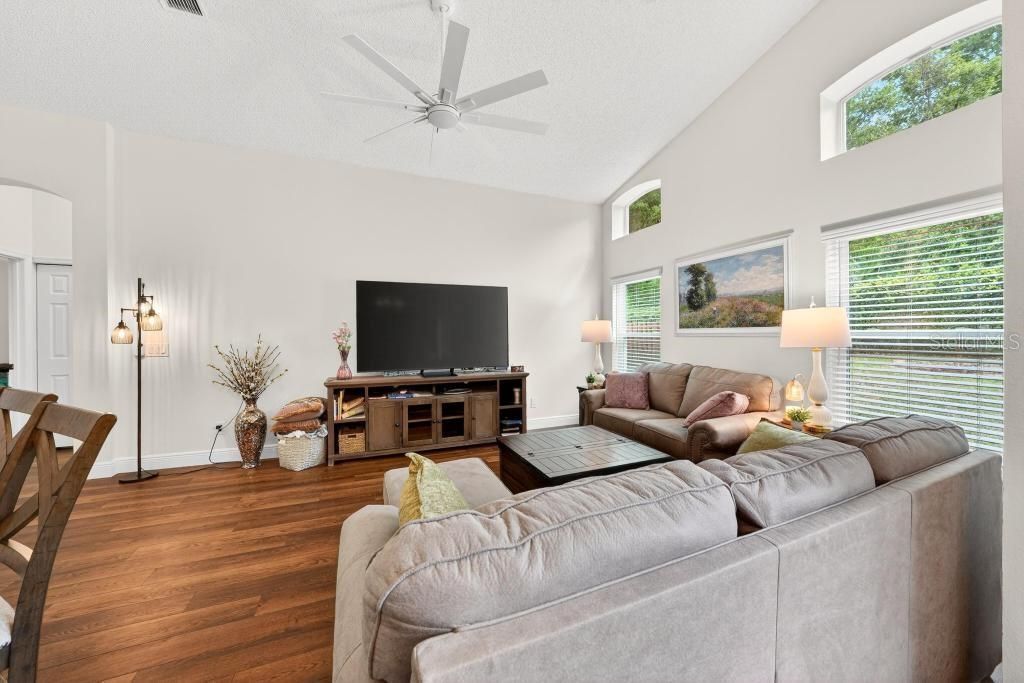 Image 34 of property listing at 5477 GLEN OAK PLACE, Sanford, FL 32771