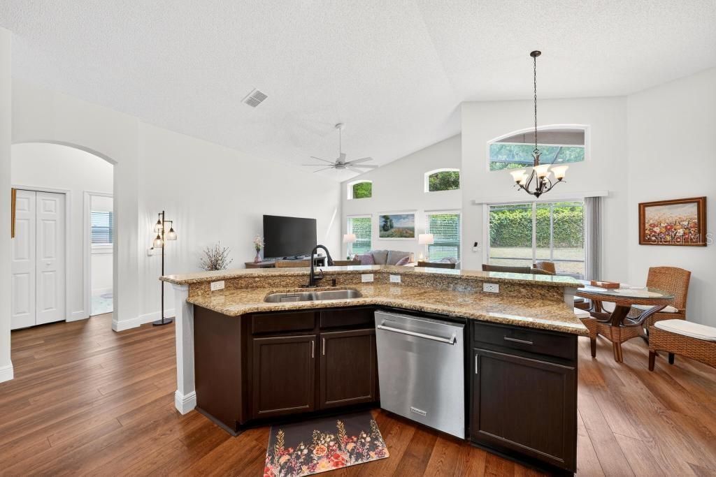 Image 38 of property listing at 5477 GLEN OAK PLACE, Sanford, FL 32771