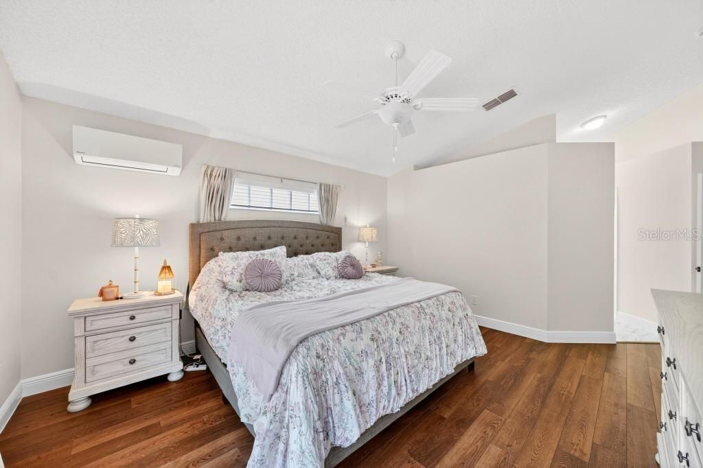 Image 44 of property listing at 5477 GLEN OAK PLACE, Sanford, FL 32771