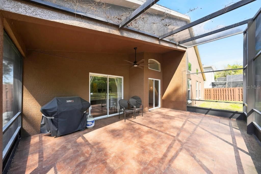 Image 6 of property listing at 5477 GLEN OAK PLACE, Sanford, FL 32771