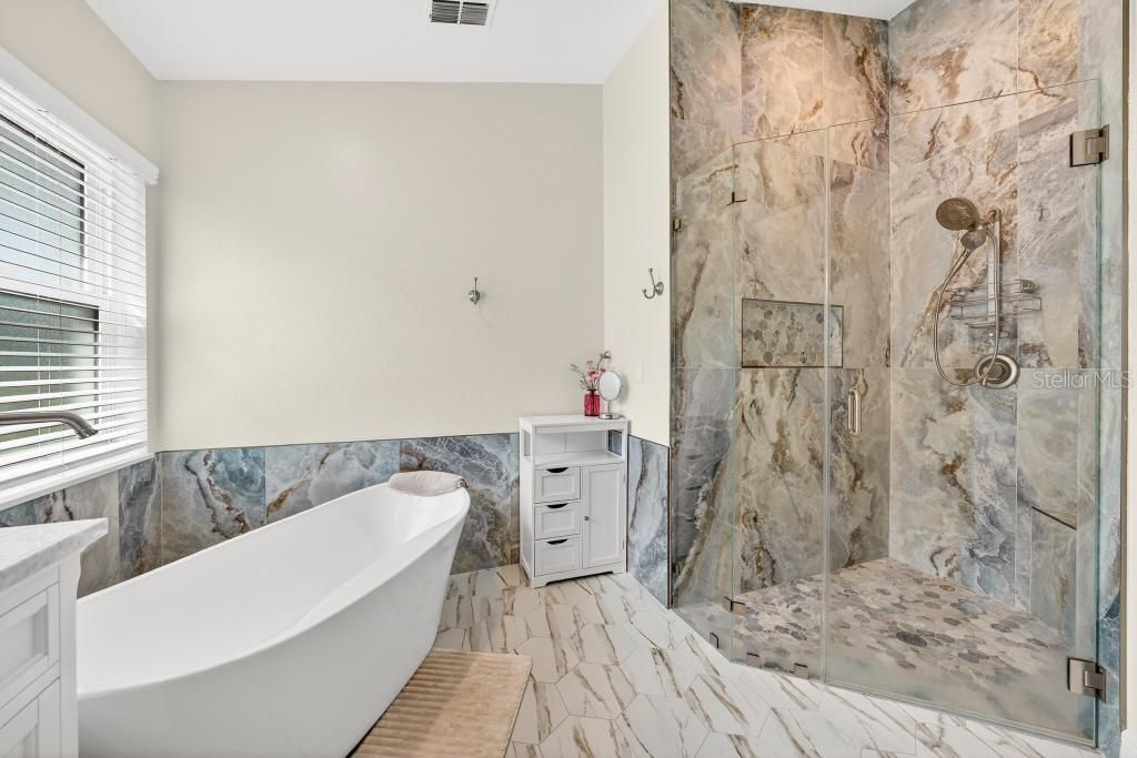 Image 52 of property listing at 5477 GLEN OAK PLACE, Sanford, FL 32771